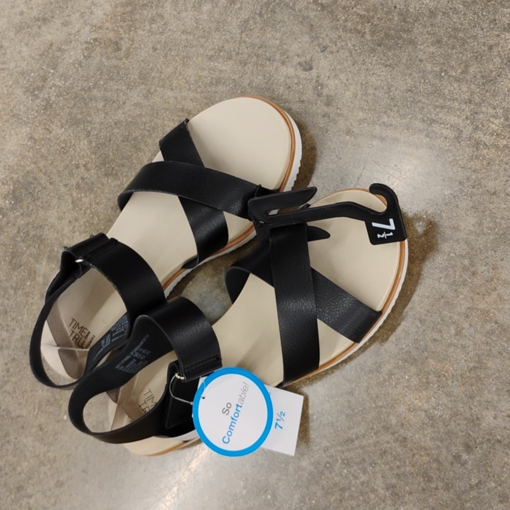 TIME AND TRU Women's Comfort Sandals Shoes SIZE 7.5  Black Cross Over Strap